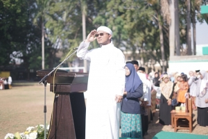 KH. Muhammad Ulil Abshor, Alhafidz, Lc Pimpin Upacara Hari Santri 